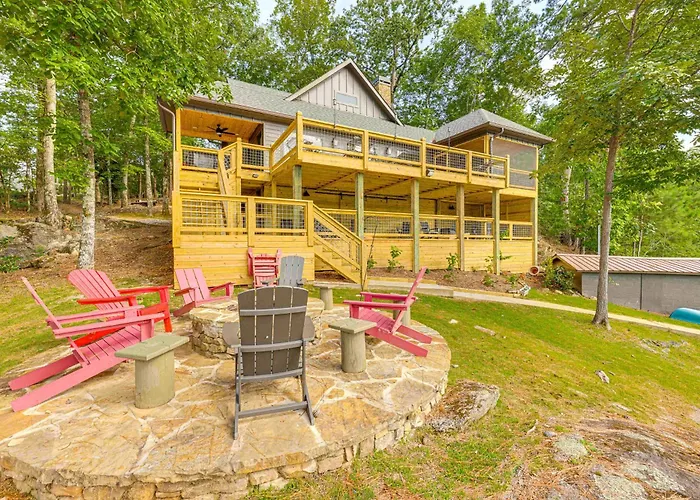 'Arcade Cove' - Renovated Lake Martin Home W/ Dock